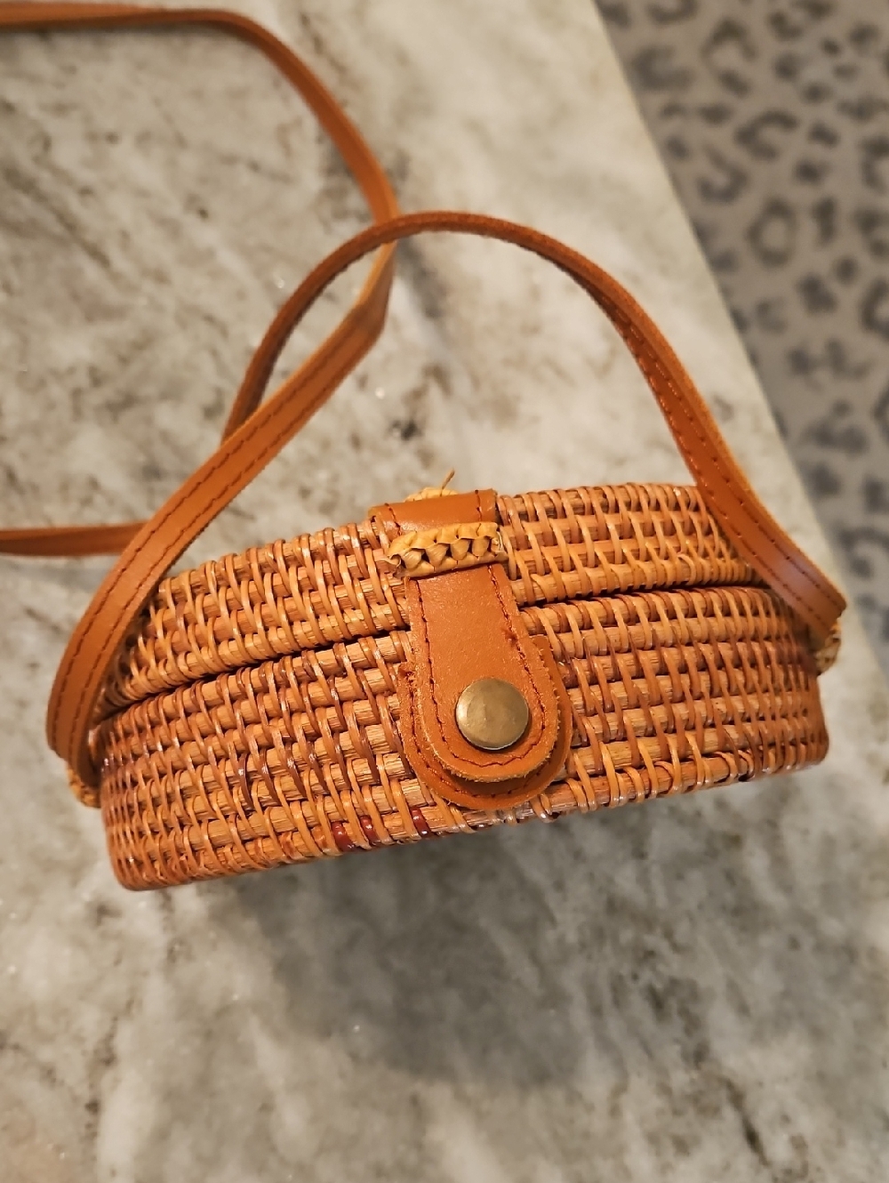 Woven Rattan Round Crossbody Bagn - Picture 4 of 8